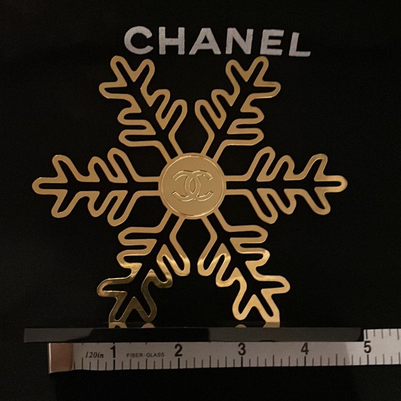 Chanel Snow Flake cosmetic display. The covered display Sold separately. - Picture 5 of 14